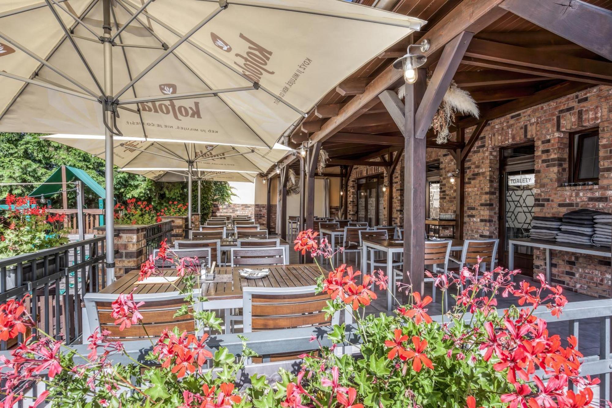 Hotel Lidovy Dum Bzenec Luaran gambar