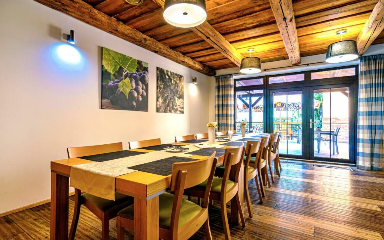 Hotel Lidovy Dum Bzenec Luaran gambar