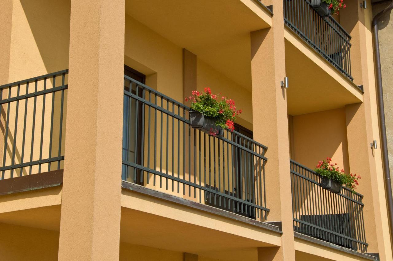Hotel Lidovy Dum Bzenec Luaran gambar